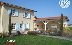 Gîte Chalain-le-Comtal, 5 pièces, 10 personnes - FR-1-496-48