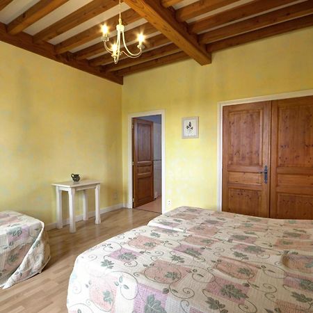 Gîte Chalain-le-Comtal, 5 pièces, 10 personnes - FR-1-496-48 Extérieur photo