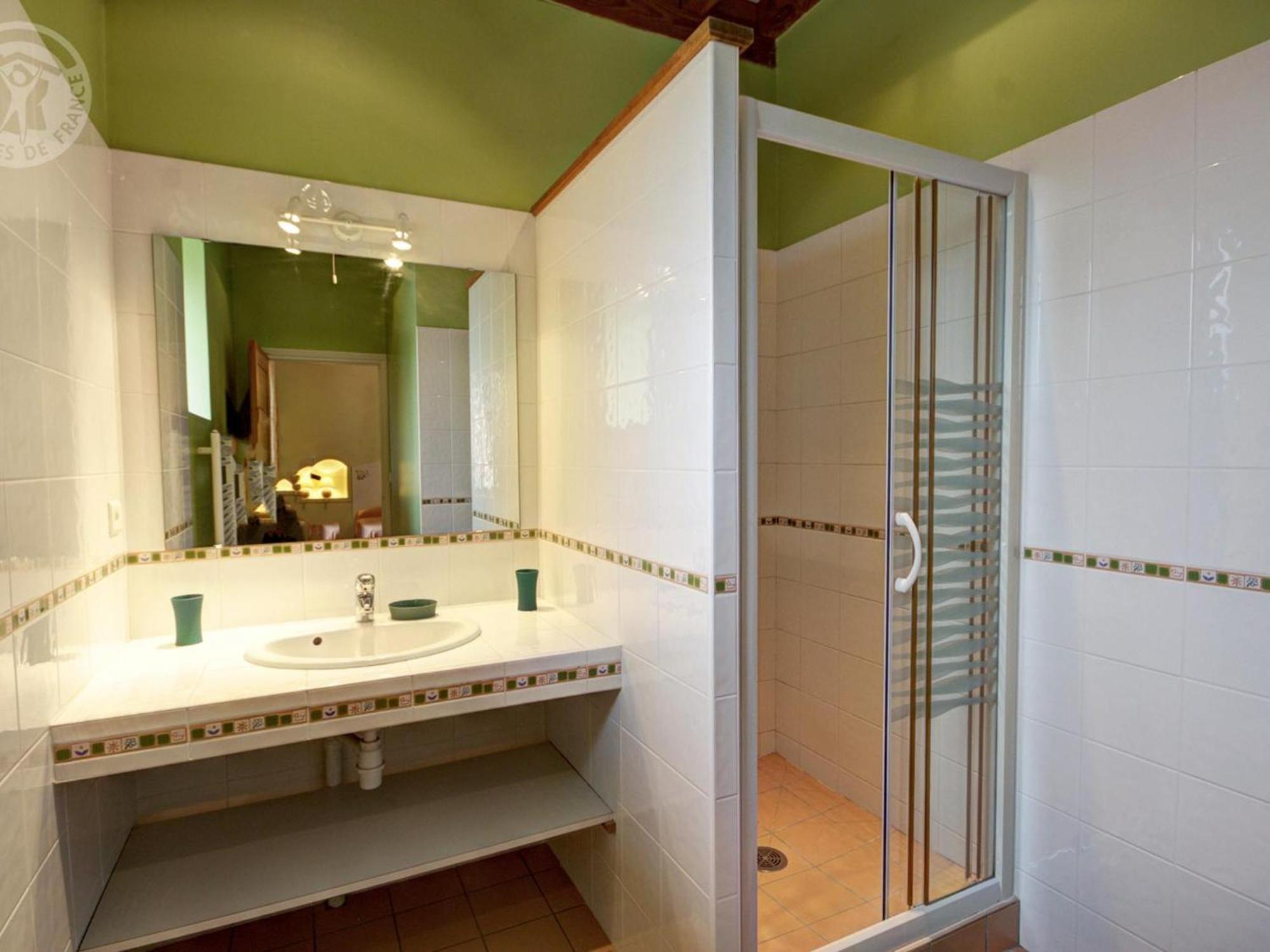 Gîte Chalain-le-Comtal, 5 pièces, 10 personnes - FR-1-496-48 Extérieur photo